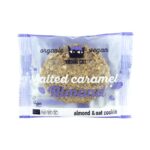 Piškotek z slano karamelo in mandlji (50g)